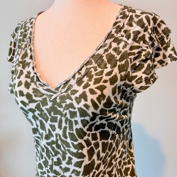 Maeve V-Neck Flounce Sleeve Tee - Picture 3 of 7